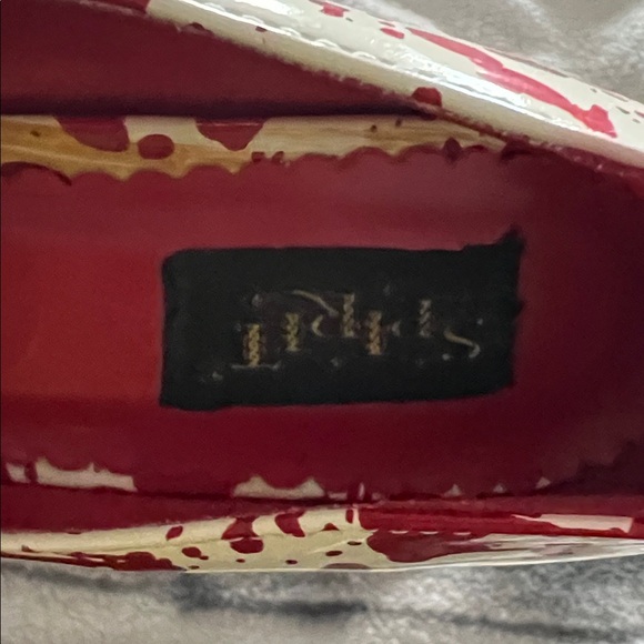 Spirit Red and White Splatter Heels - Picture 2 of 4